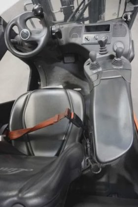 林德四轮前叉车