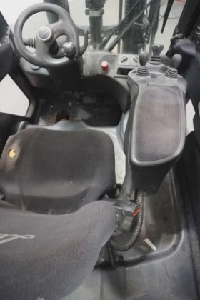 林德四轮前叉车