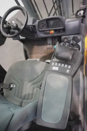 永恒力四轮前叉车