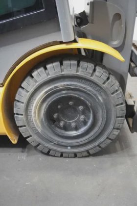 永恒力四轮前叉车