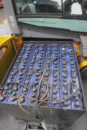 永恒力四轮前叉车