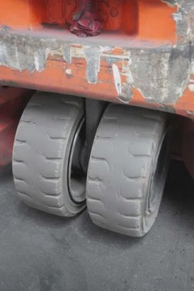 丰田三轮前装载机