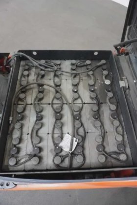 丰田三轮前装载机