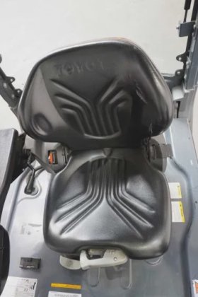 丰田三轮前装载机