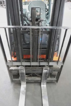 丰田三轮前装载机