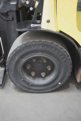 海斯特四轮前装载机