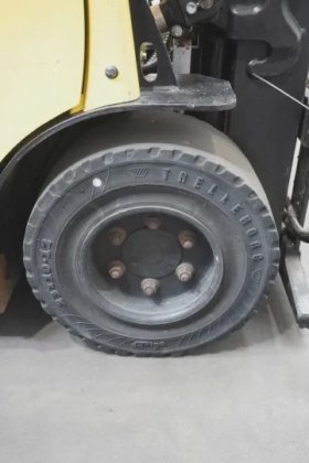 海斯特四轮前装载机