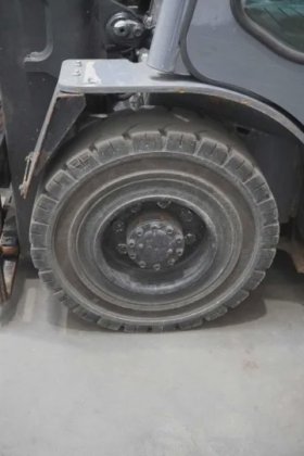 丰田四轮前装载机