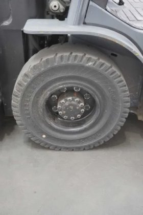 丰田四轮前装载机