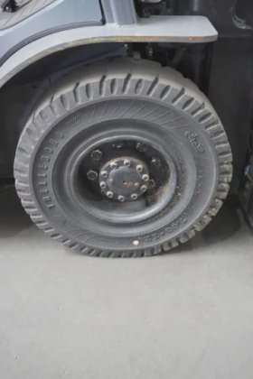 丰田四轮前装载机