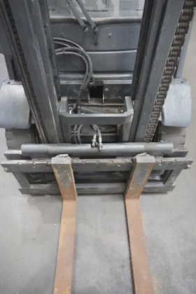 林德四轮前叉车