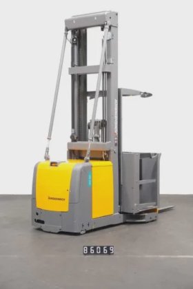 永恒力高举式拣选机