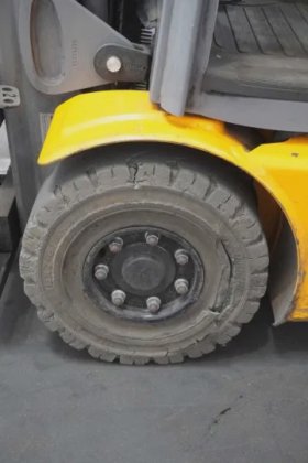 永恒力三轮前叉车