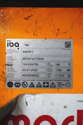 永恒力三轮前叉车