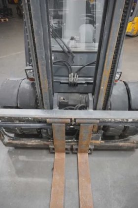 林德四轮前叉车