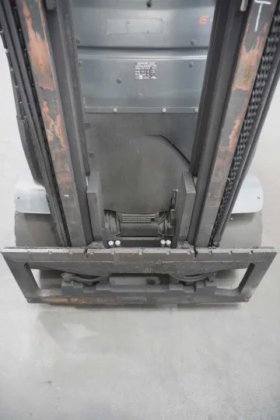 林德四轮前叉车