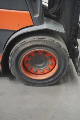 林德四轮前叉车