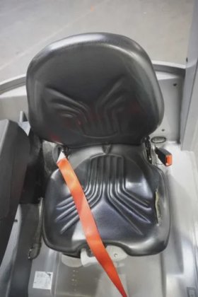 永恒力三轮前叉车