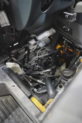 永恒力四轮前叉车