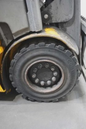 永恒力四轮前叉车