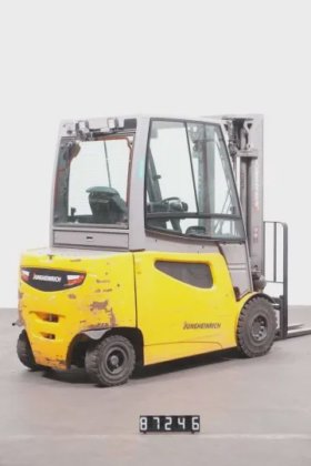 永恒力四轮前叉车