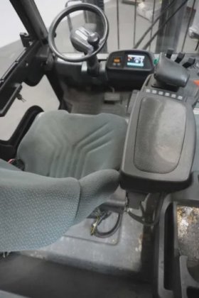 永恒力四轮前叉车