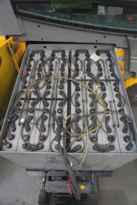 永恒力四轮前叉车