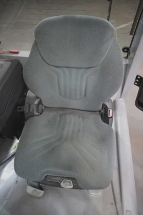 永恒力四轮前叉车