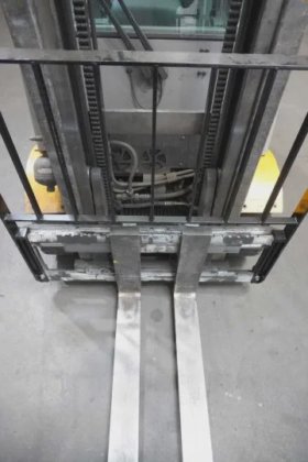 永恒力四轮前叉车