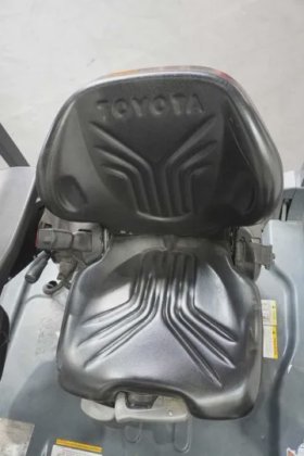 丰田三轮前装载机