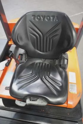 丰田四轮前装载机