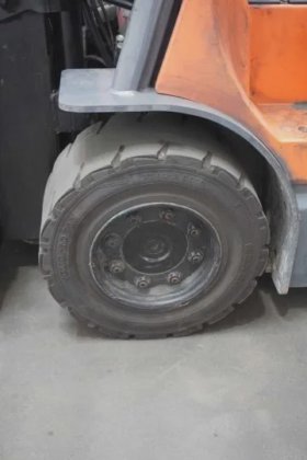 丰田四轮前装载机