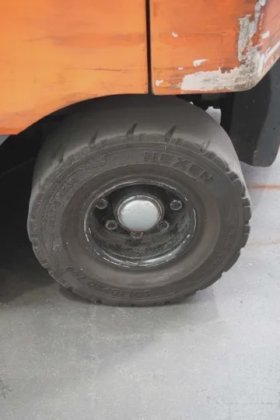 丰田四轮前装载机