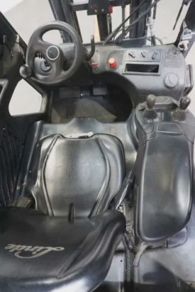 林德四轮前叉车