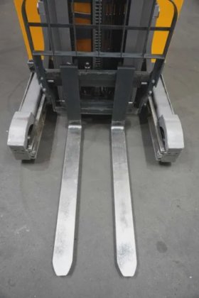 永恒力前移式叉车