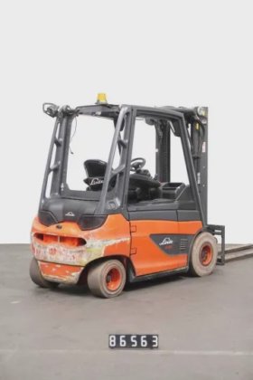 林德四轮前叉车