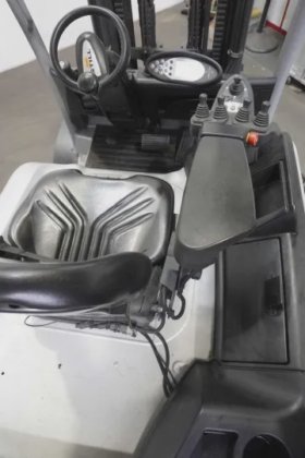 STILL 四轮前装载机