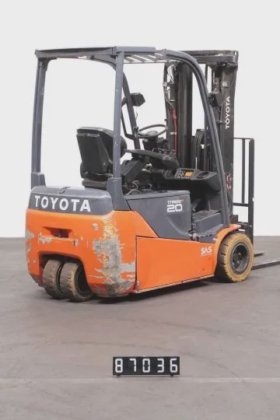 丰田三轮前装载机