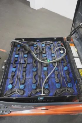 丰田三轮前装载机