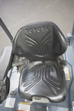 丰田三轮前装载机