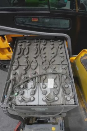 永恒力四轮前叉车