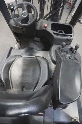 林德三轮前叉车