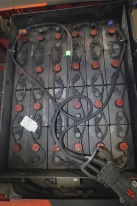 林德三轮前叉车