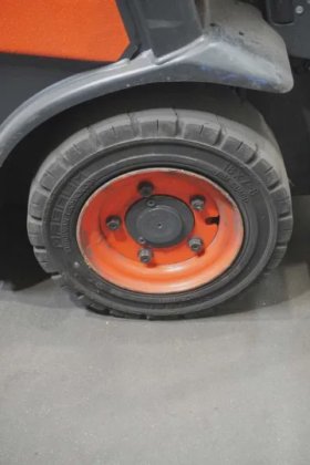 林德三轮前叉车