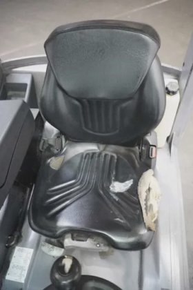 永恒力三轮前叉车