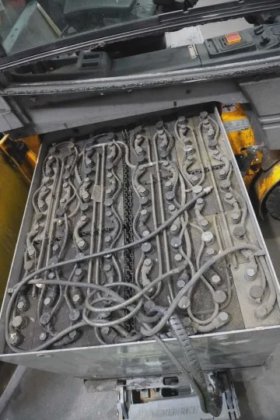 永恒力四轮前叉车