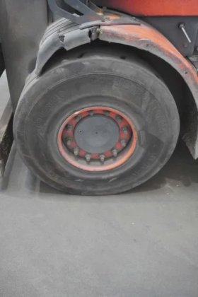 林德四轮前叉车