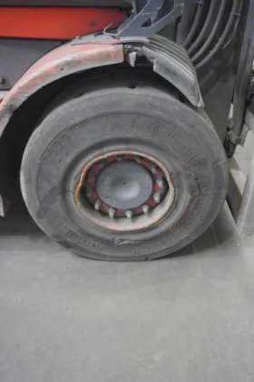 林德四轮前叉车