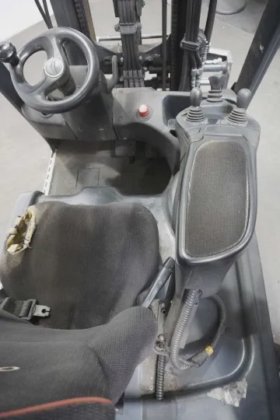 林德三轮前叉车