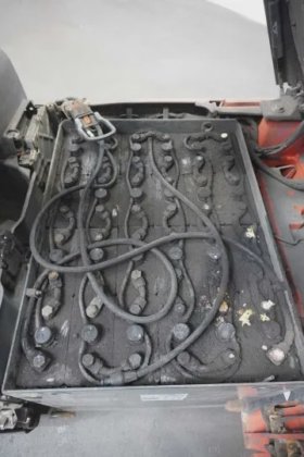 林德三轮前叉车